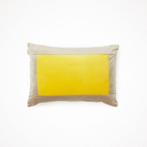 위켄드인 square velvet cushion - beige yellow 35 x 50