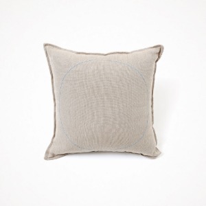 위켄드인 linen stitch cushion - light blue circle 50 x 50