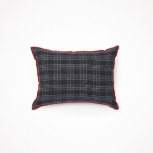 위켄드인 linen check cushion - red outline 30 x 40